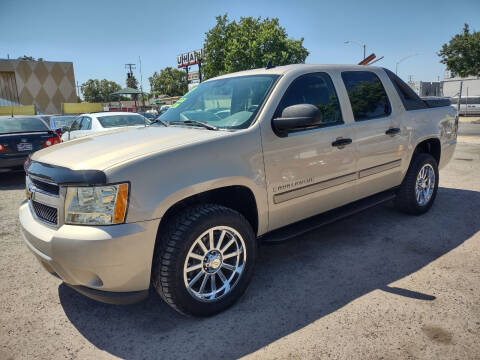 2007 Chevrolet Avalanche for sale at Larry's Auto Sales Inc. in Fresno CA