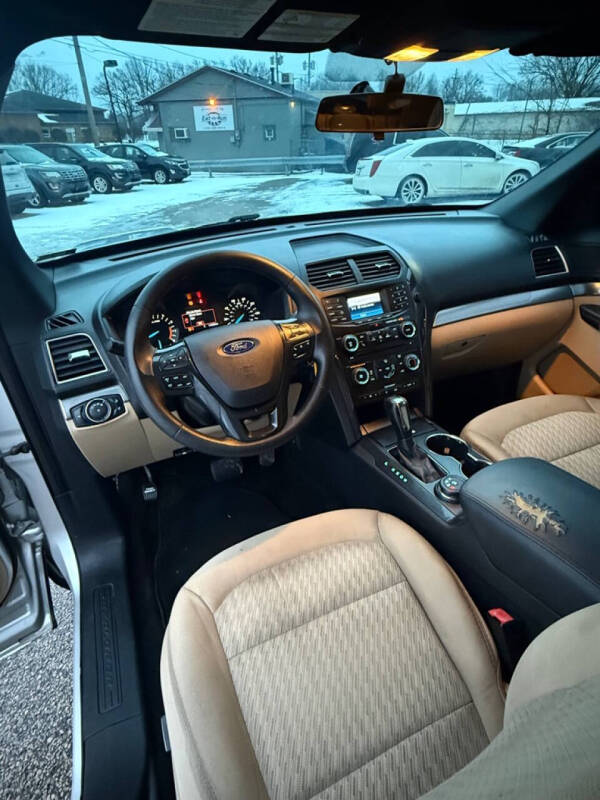 2017 Ford Explorer