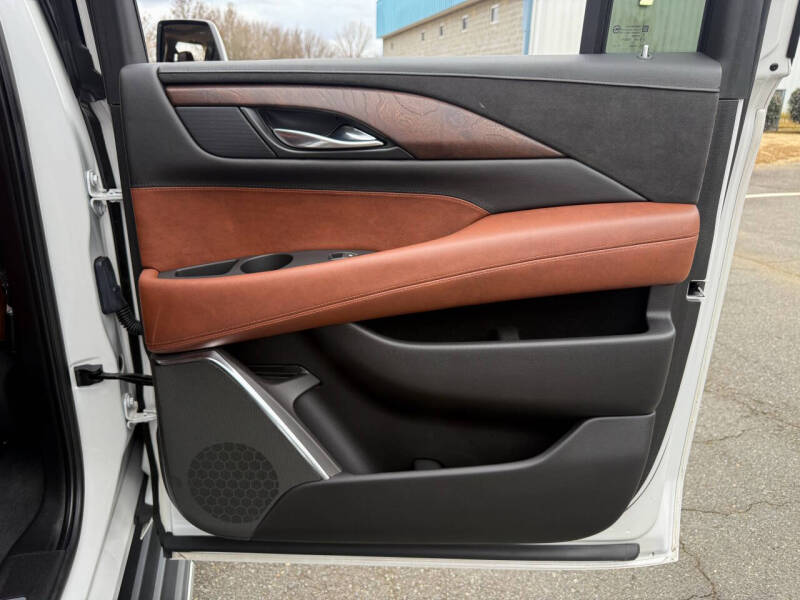 2018 Cadillac Escalade ESV Luxury