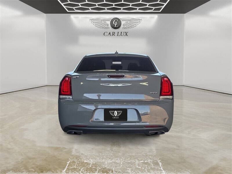 2018 Chrysler 300 Touring