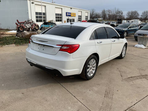 2013 Chrysler 200 Limited