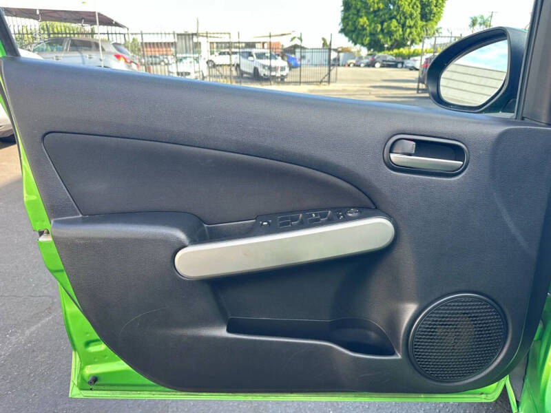 2013 Mazda MAZDA2 Touring