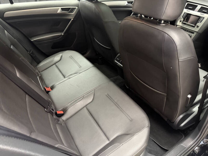 2015 Volkswagen Golf TSI SE