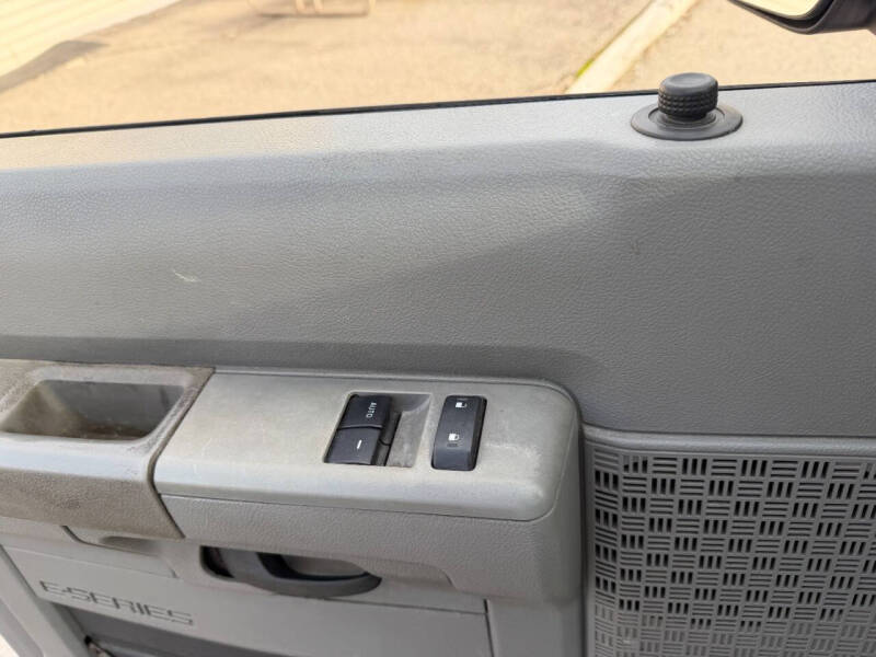 2009 Ford E-Series E-250