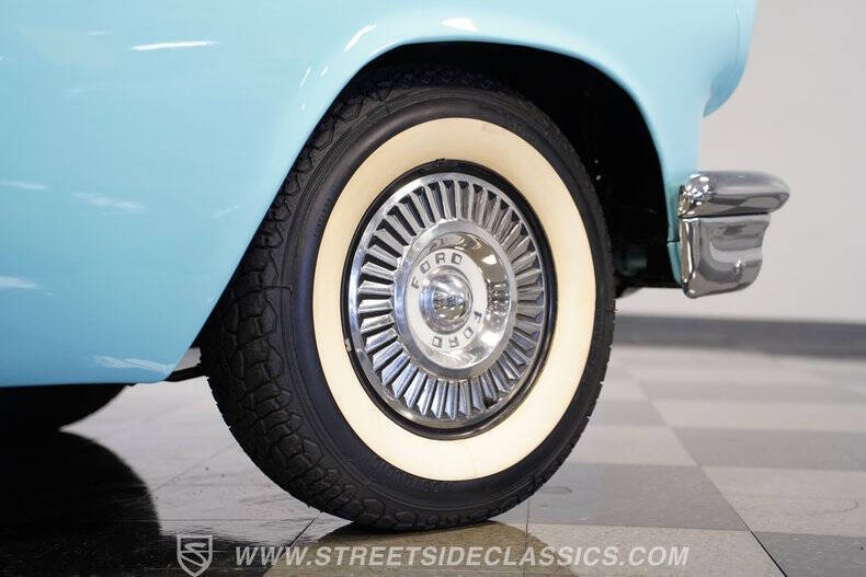 1957 Ford Thunderbird