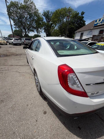 2016 Lincoln MKS