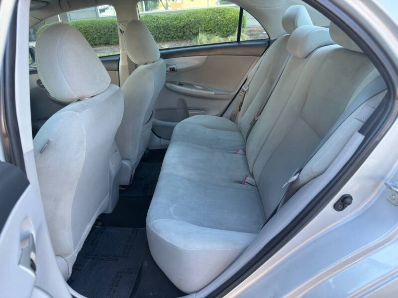 2013 Toyota Corolla LE