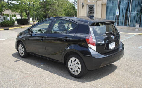 2016 Toyota Prius c Two