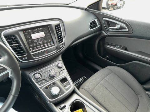 2016 Chrysler 200 Limited