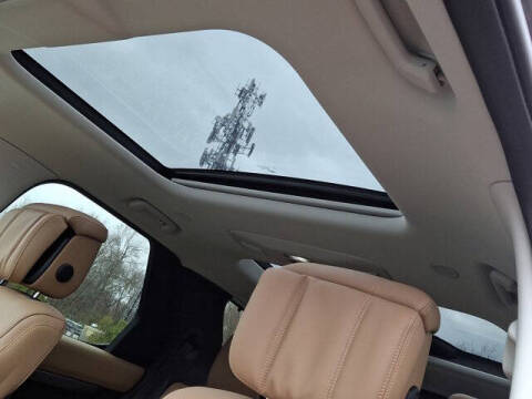 2025 Land Rover Discovery P360 Metropolitan