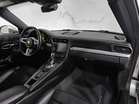 2019 Porsche 911 Carrera