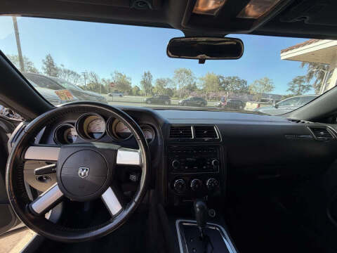 2009 Dodge Challenger SE