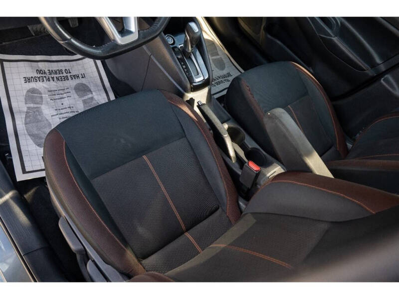 2020 Nissan Versa SR