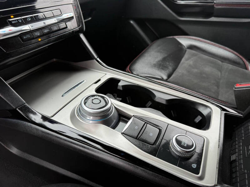 2022 Ford Explorer ST-Line