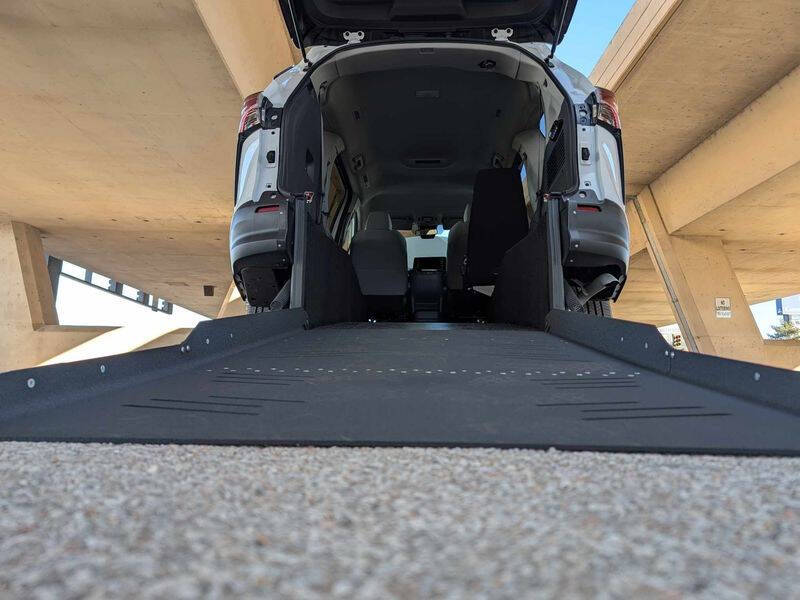 2025 Toyota Sienna LE 8-Passenger