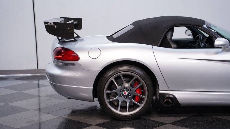 2005 Dodge Viper SRT-10