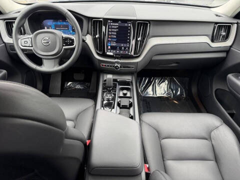 2025 Volvo XC60 B5 Plus Dark Theme
