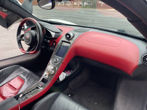 2013 McLaren MP4-12C