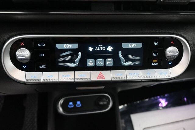 2025 Genesis GV60 Standard