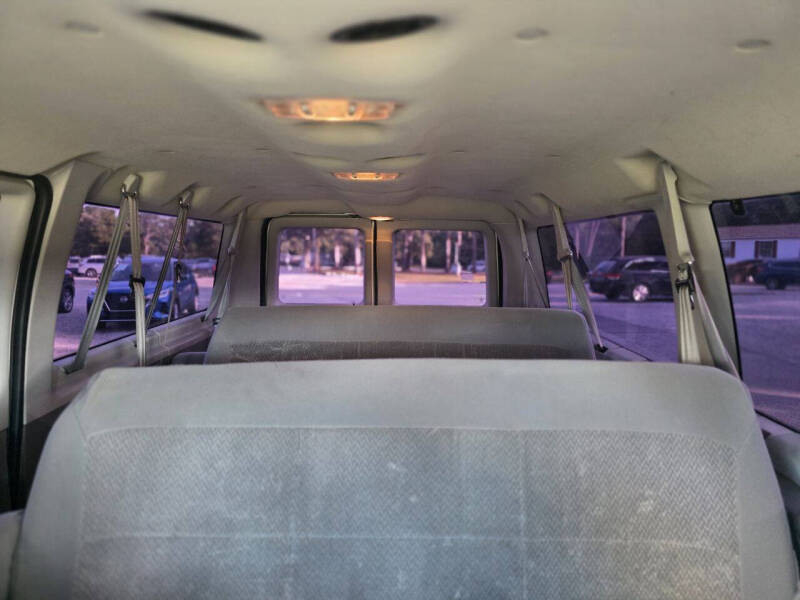 2006 Ford E-Series E-350 SD XLT