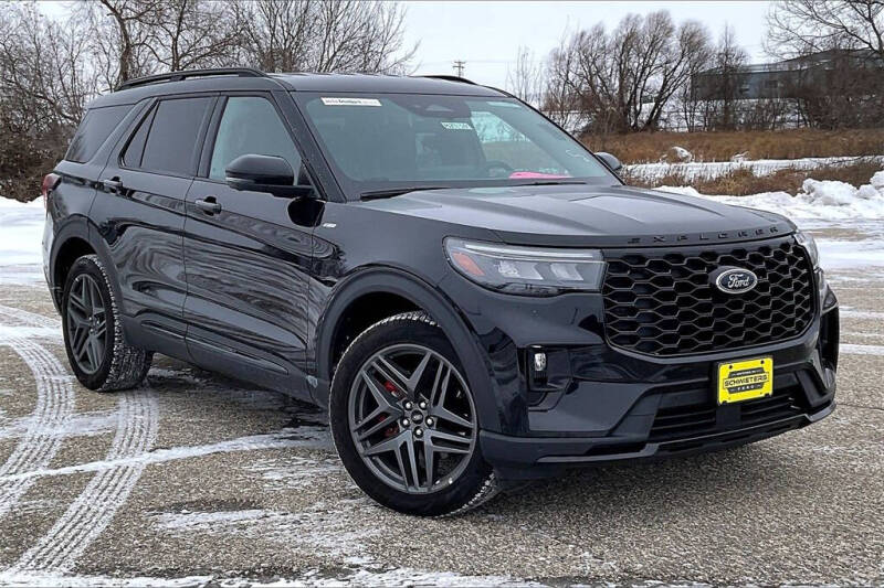 2025 Ford Explorer ST-LINE's photo