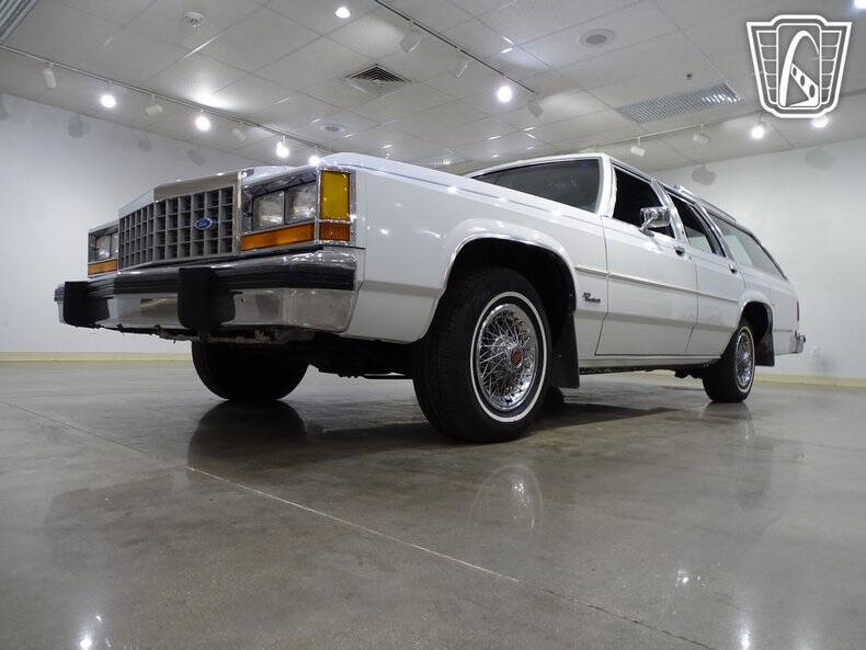 1985 Ford LTD Crown Victoria