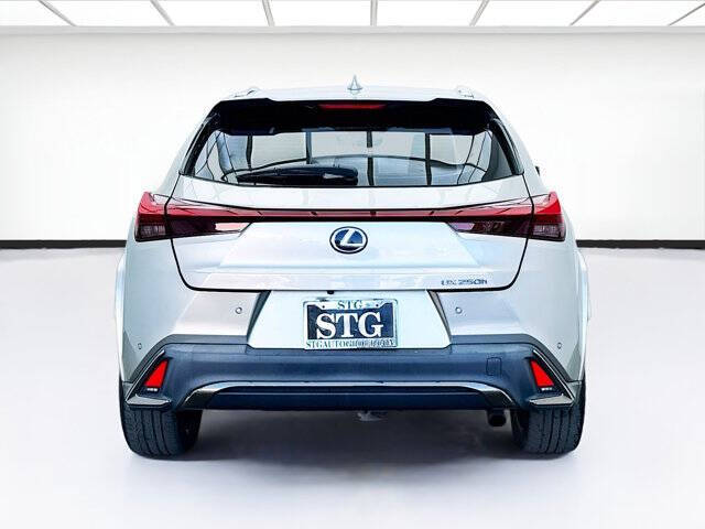 2022 Lexus UX 250h F SPORT