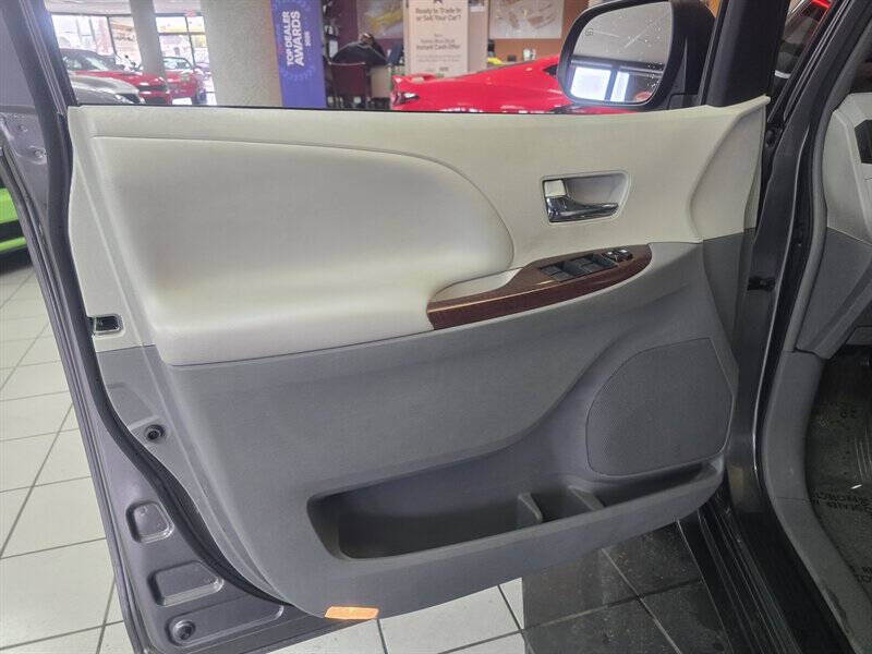 2011 Toyota Sienna XLE 8-Passenger