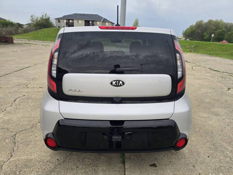 2016 Kia Soul +