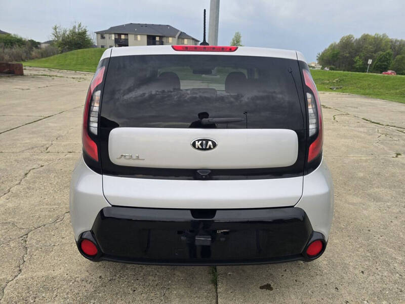 2016 Kia Soul +