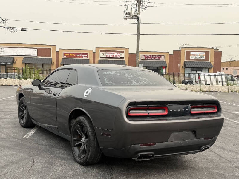 2016 Dodge Challenger SXT