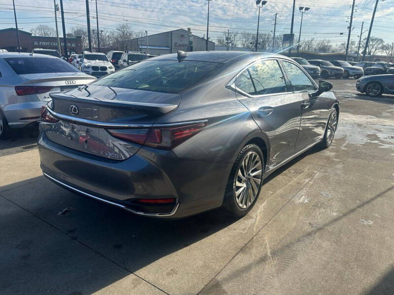 2019 Lexus ES 300h