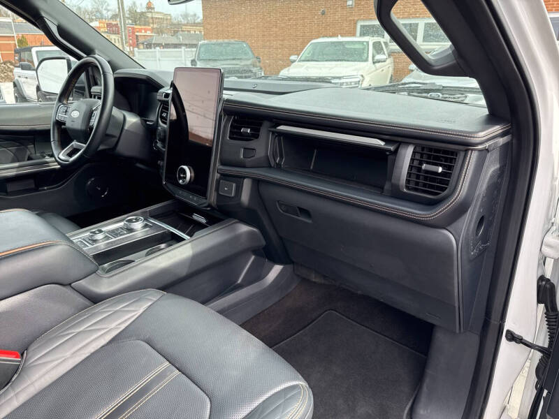 2023 Ford Expedition MAX Platinum