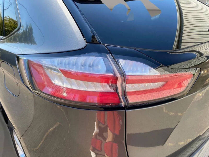 2021 Ford Edge SE