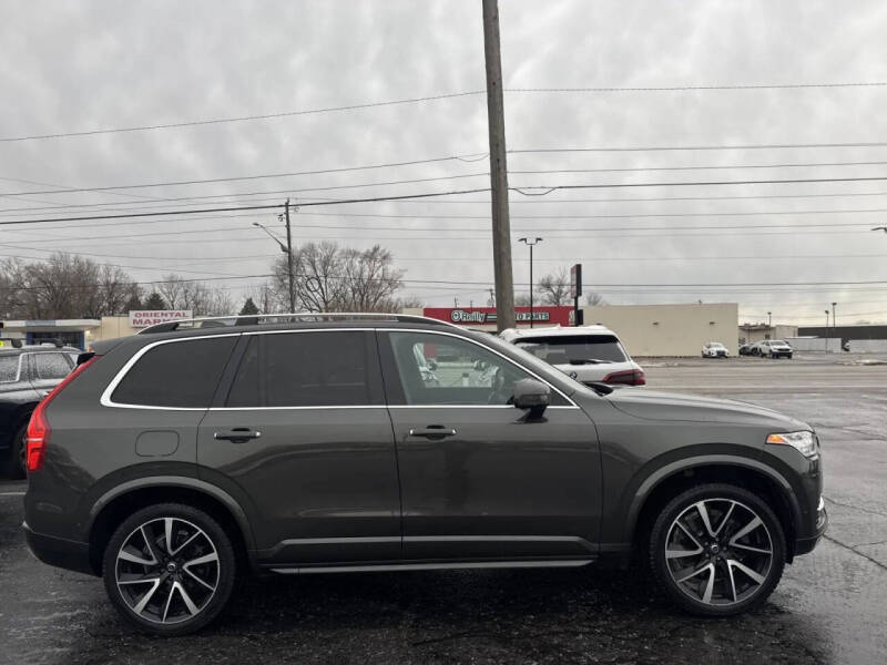 2018 Volvo XC90 T6 Momentum