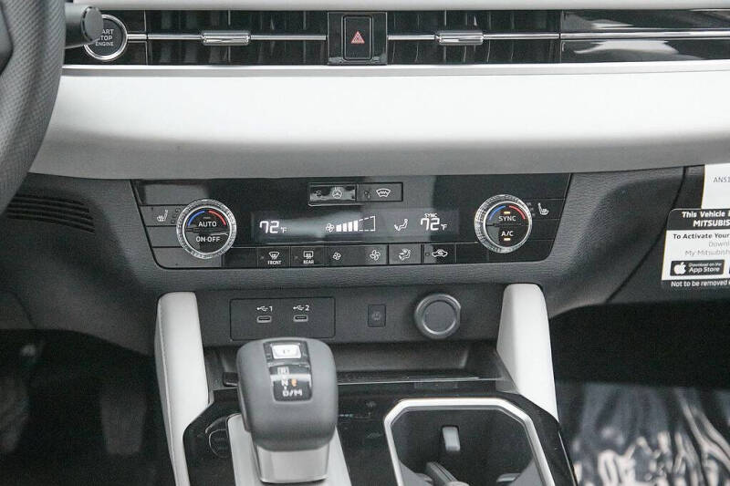 2026 Mitsubishi Outlander SE