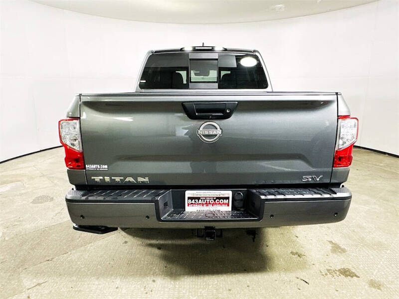 2024 Nissan Titan SV