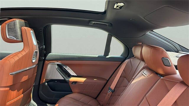 2025 BMW 7 Series 760i xDrive