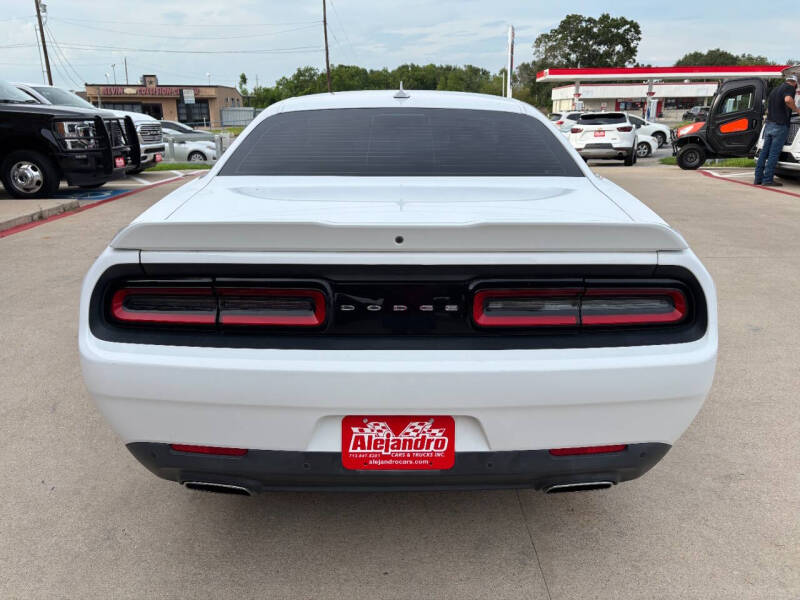 2017 Dodge Challenger SXT