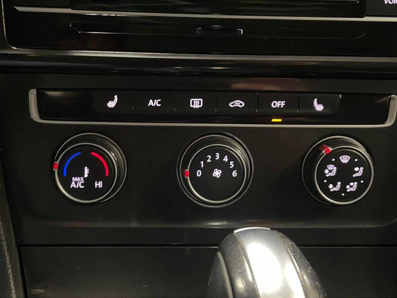 2021 Volkswagen Golf TSI