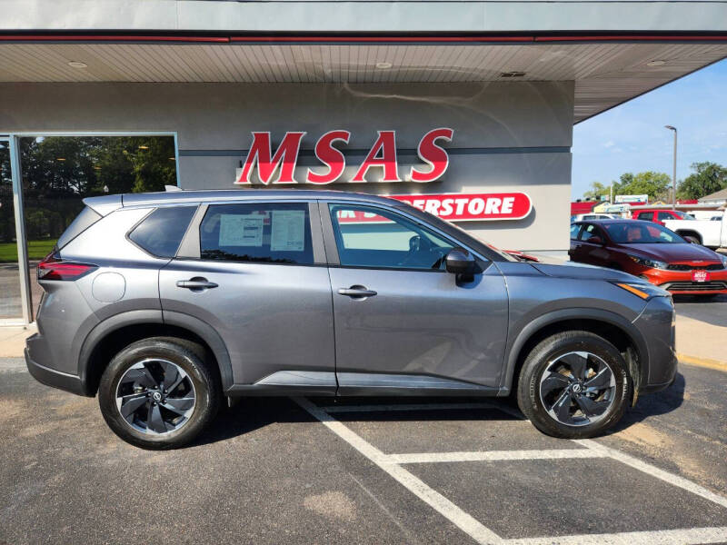 2024 Nissan Rogue SV's photo