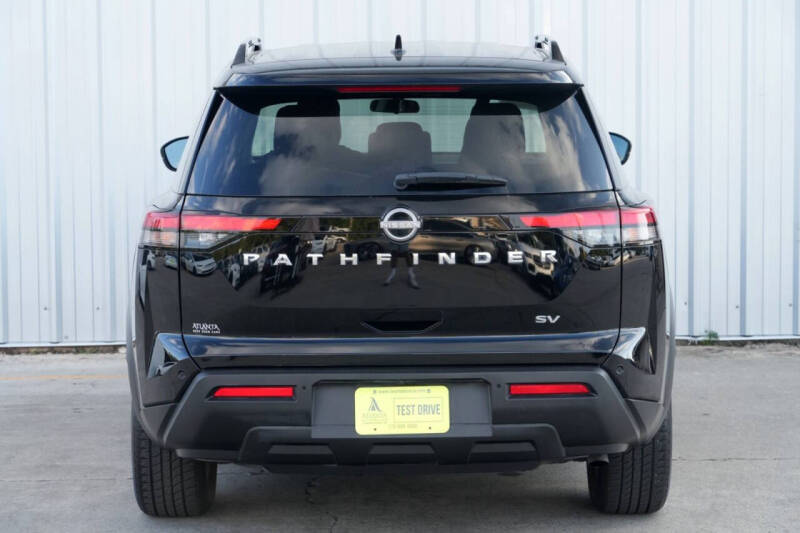 2022 Nissan Pathfinder SV