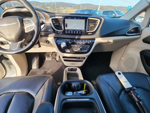 2020 Chrysler Pacifica Touring L