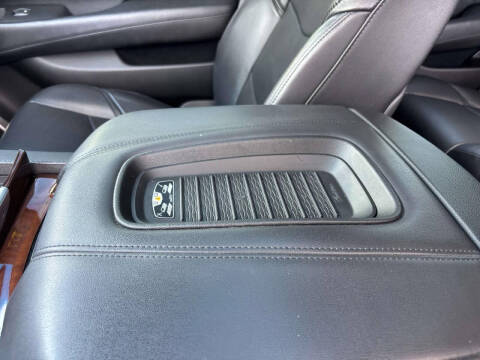 2020 Cadillac Escalade Luxury