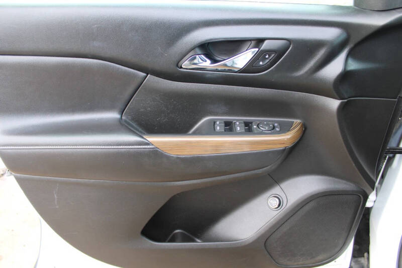 2017 GMC Acadia SLE-2