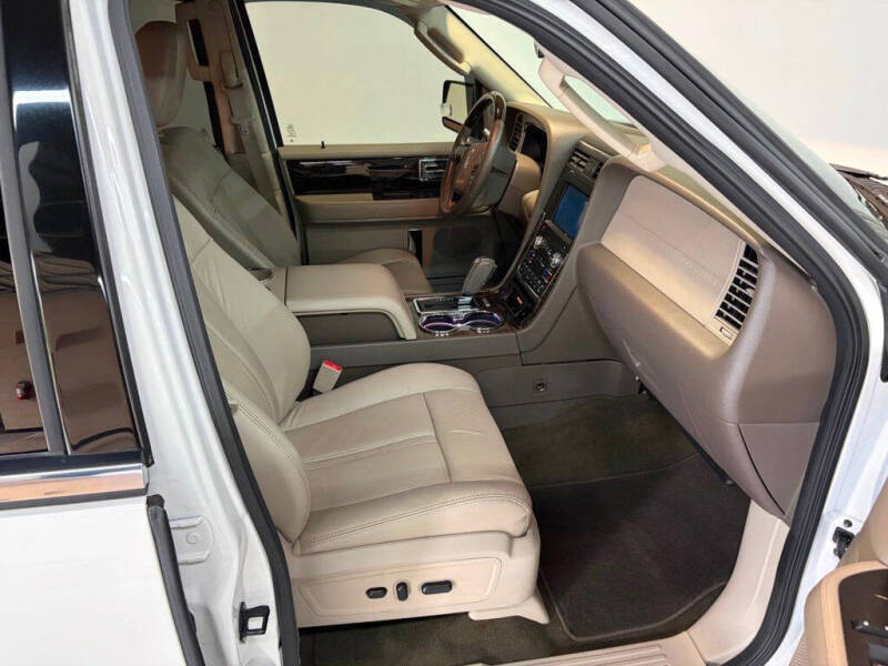 2016 Lincoln Navigator Select