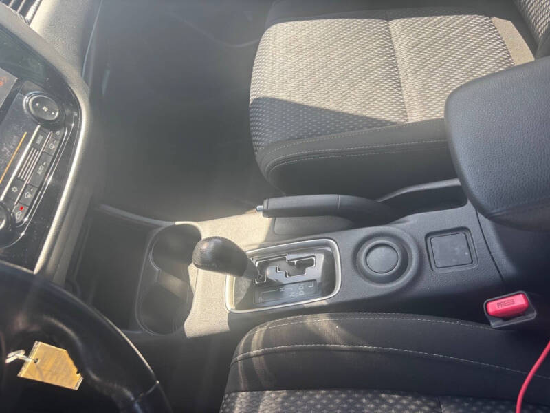 2016 Mitsubishi Outlander ES