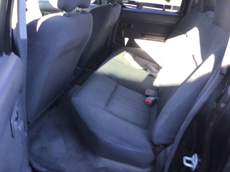 2004 Nissan Frontier XE-V6