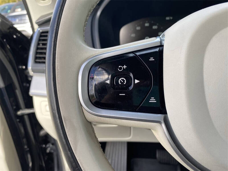 2016 Volvo XC90 T5 Momentum