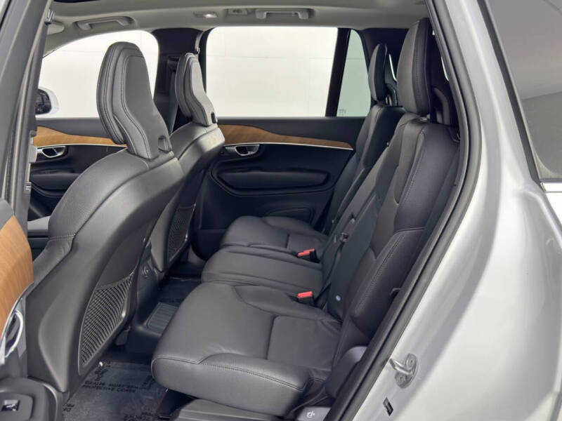 2024 Volvo XC90 Recharge T8 Core Bright Theme